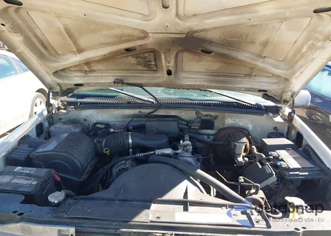 1998 Chevrolet C1500 Fleetside W/T from USA, damaged, VIN 1GCEC14W5WZ235130